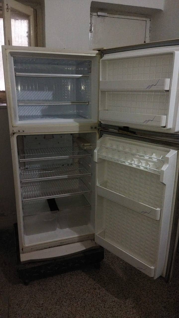 Dawlance Fridge/ Refrigerator Medium 11CF 1