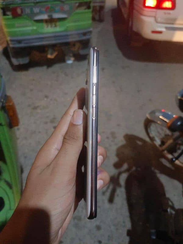 oppo f11 1