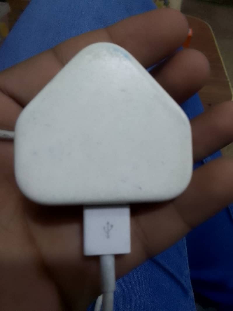 I Phone Geniunn Charger 0