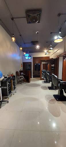 Salon Business for Sale in Chhota Bukhari Comm. DHA Phase 6! 0