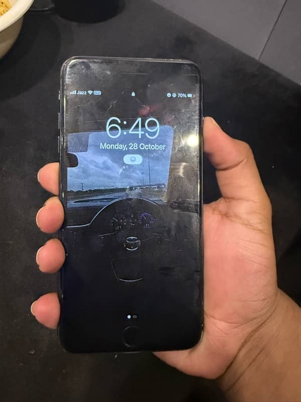 iphone 7plus 128gb pta proved incoming out coming speaker not wroking 0