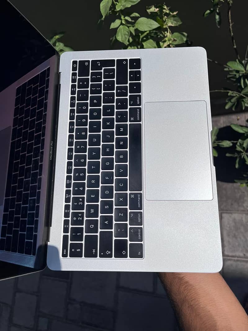 MacBook Pro  2016 - Core i5, 8/256, Excellent Condition 3