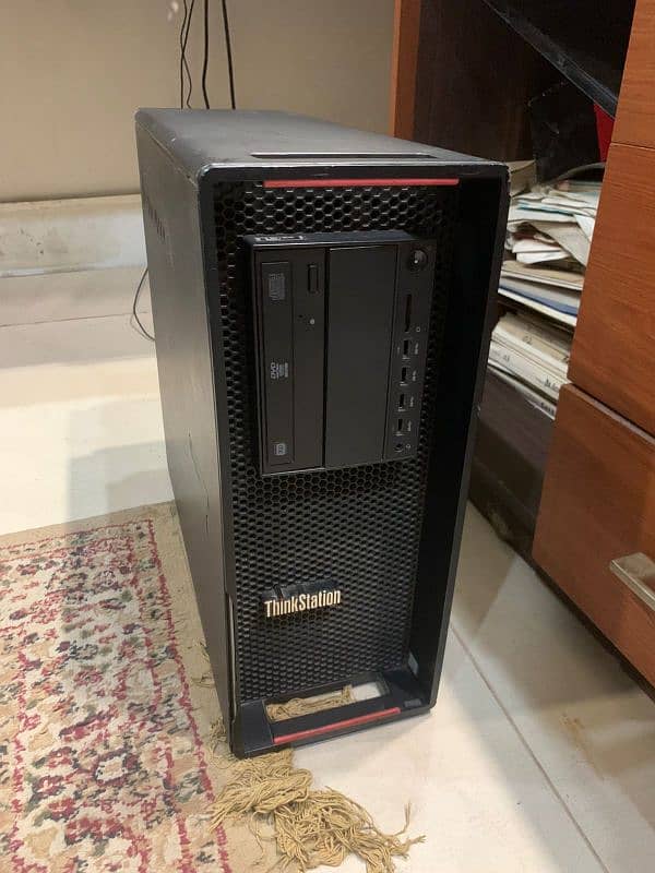 Lenovo Thinkstation P500 Gaming PC 1