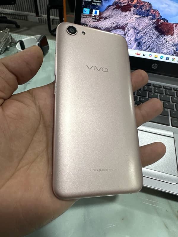 Vivo Y81S 1