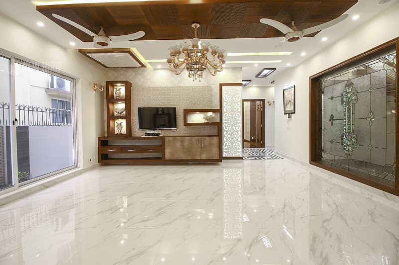 KANAL EYE CATCHING SUPERB LUXURY BUNGALOW FOR SALE 5