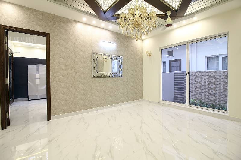 KANAL EYE CATCHING SUPERB LUXURY BUNGALOW FOR SALE 19