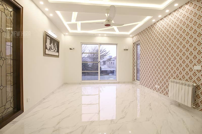 KANAL EYE CATCHING SUPERB LUXURY BUNGALOW FOR SALE 32