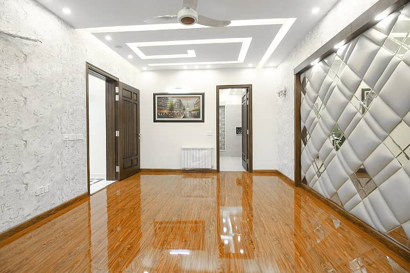 KANAL EYE CATCHING SUPERB LUXURY BUNGALOW FOR SALE 41