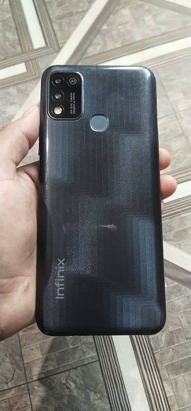 infinix hot 11 play with box and import chargr 4GB/64GB condition 10/8 2