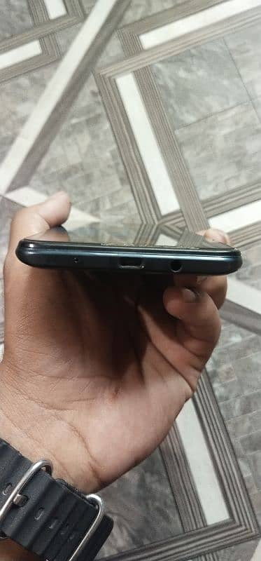 infinix hot 11 play with box and import chargr 4GB/64GB condition 10/8 3