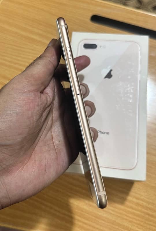 iPhone 8 plus 128Gb 3