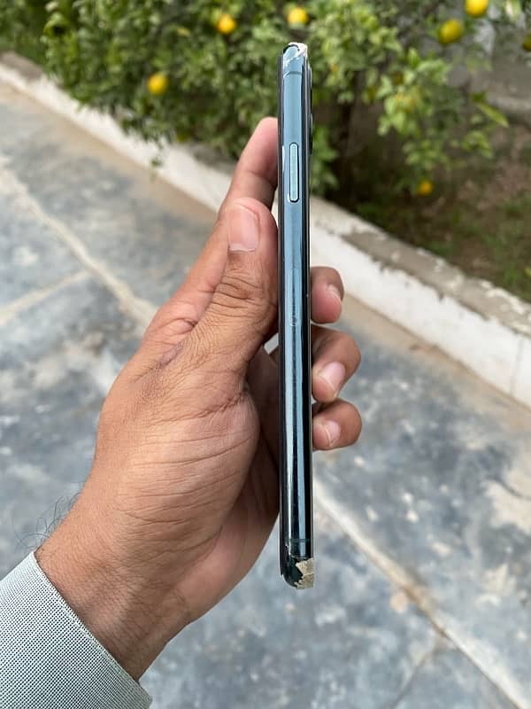 Iphone 11 pro Max 64Gb Dual sim PTA approved 4