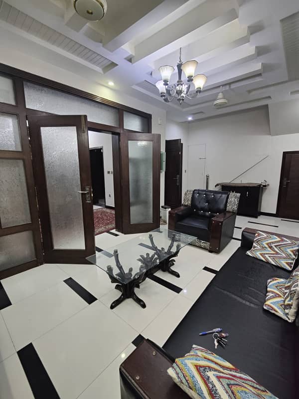 Luxury Fully Furnished 5 Marla Lower Portion For Rent In AA Block Bahria Town Lahore 2