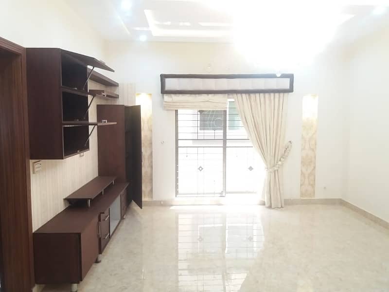 8 Marla Upper Portion Available For Rent in Umar Block Bahria Town Lahore 3