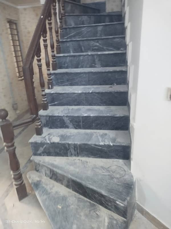 Wapda town G block 5 mrla 3rd story house available for rent 7