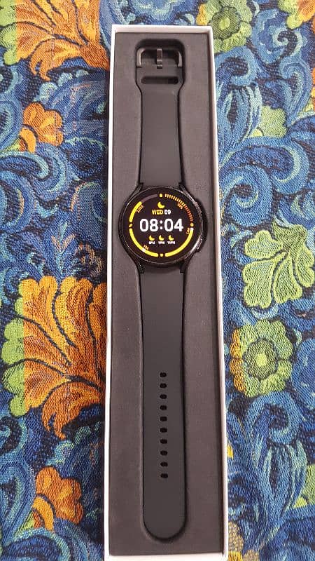 samsung galaxy watch 4 (44mm) 10/10 condition 0