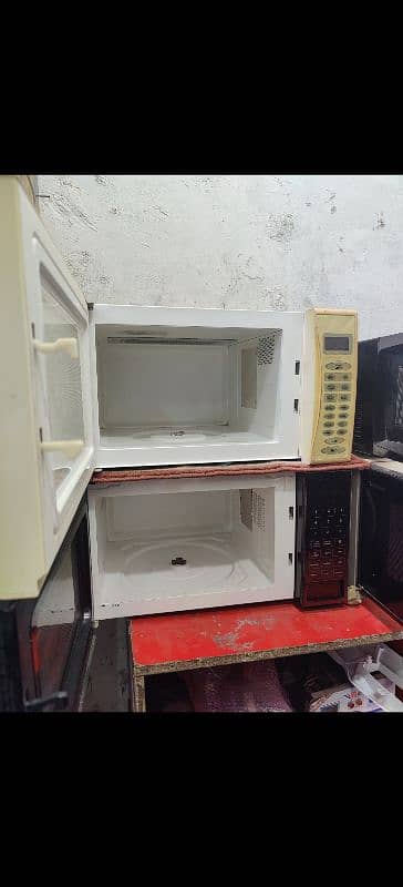 lush condition oven available 10/10 All okay good condition 1