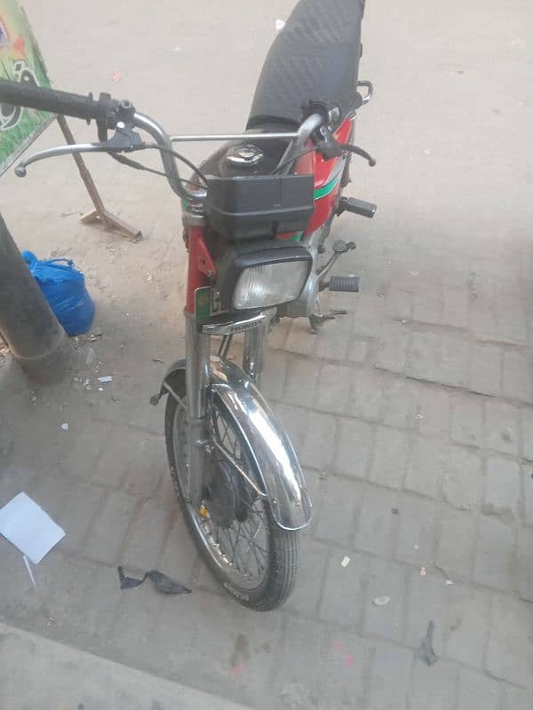 Honda 125 all documents ok biometric available good condition 1