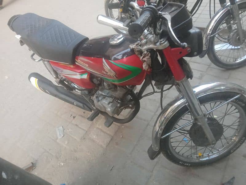 Honda 125 all documents ok biometric available good condition 3