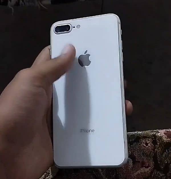 IPHONE 8+ 1