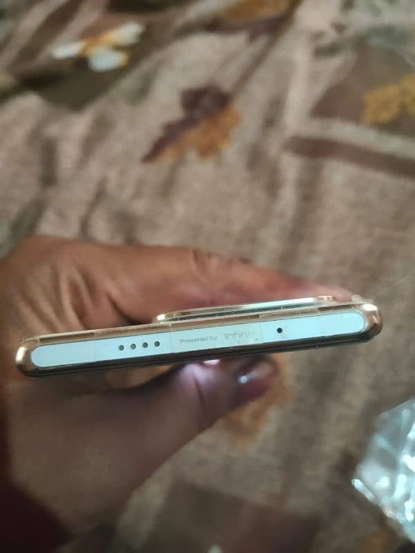 infinix zero 30 10/10 5