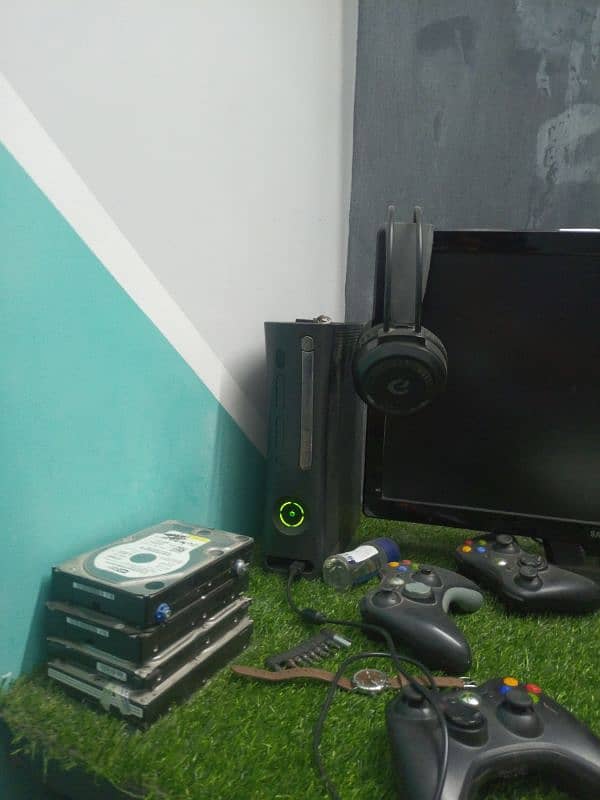 Selling My Xbox 360 Console fat edition (jailbreak) 2