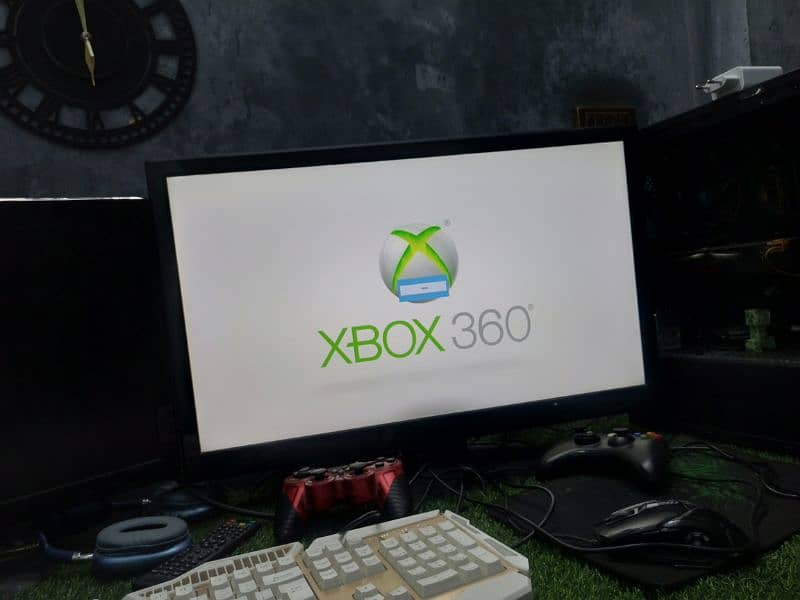 Selling My Xbox 360 Console fat edition (jailbreak) 3