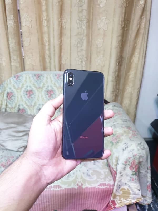 iPhone xs max 64GB Dual Sim Pta Approved 0