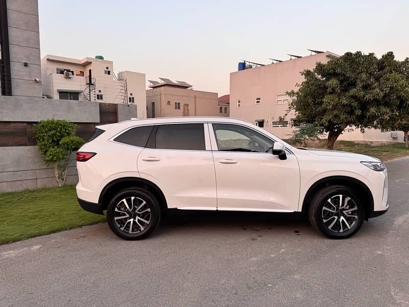 2024 Haval H6 1.5T White Burgundy - Registered - Just Arrived 8