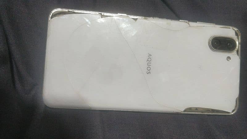 Aquos R3  6/128 snap dragon Non pta 3