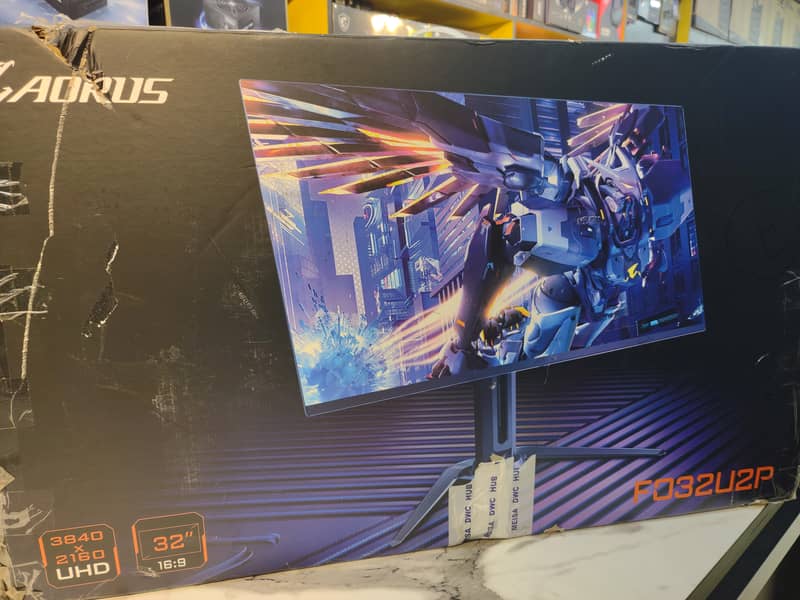 AORUS FO32U2P 32" 4K UHD Gaming Monitor, 3840 x 2160 Resolution 0