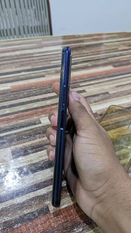 VIVO y 20s 4/128 condition 8.5/10 urgent sale 1