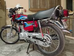 Honda 125cc Red 2500km