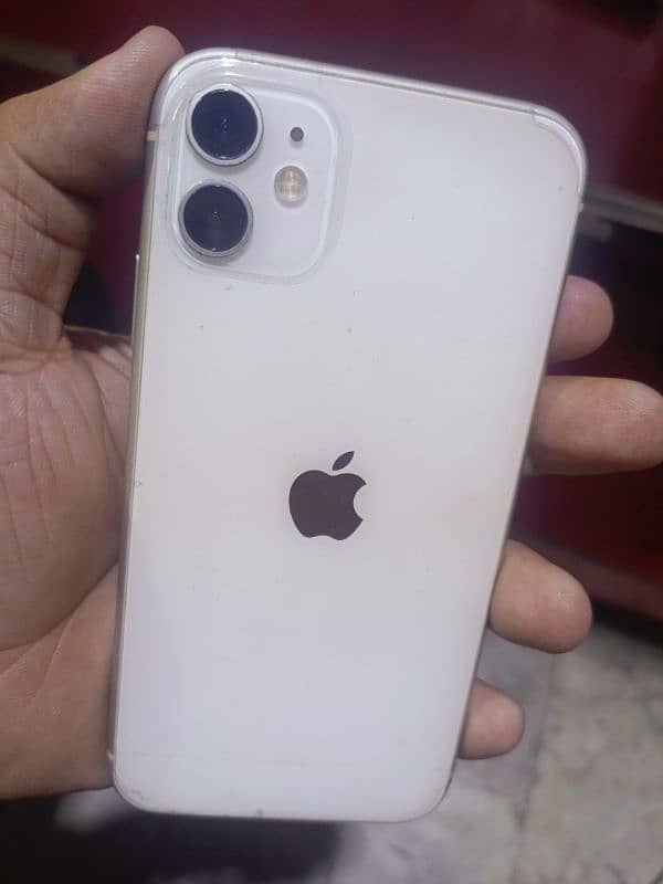 iphone 11 64 GB totally oka 1