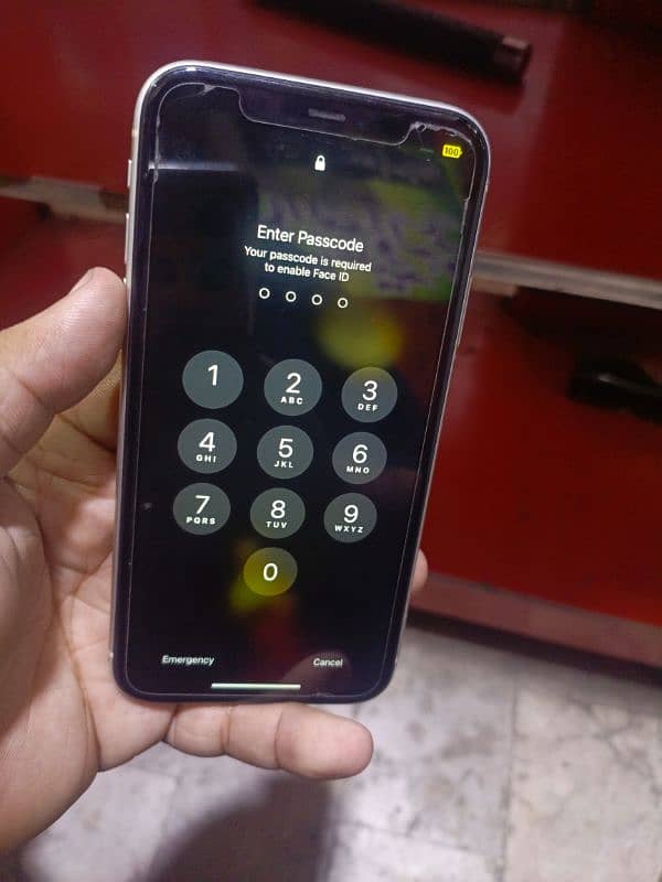 iphone 11 64 GB totally oka 2