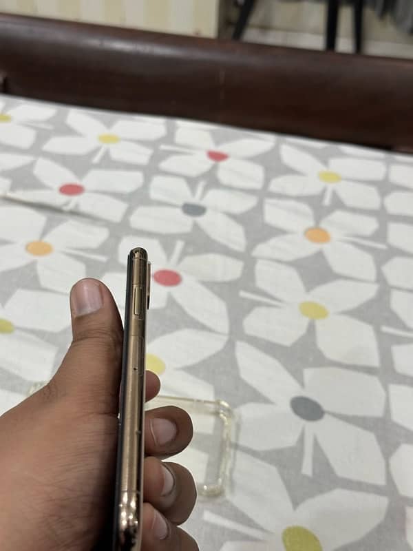 Iphone XS PTA APPROVED 1