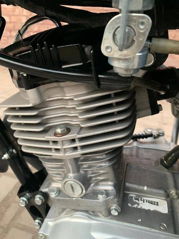 Honda CG 125 only 2450 kilometers usd 2