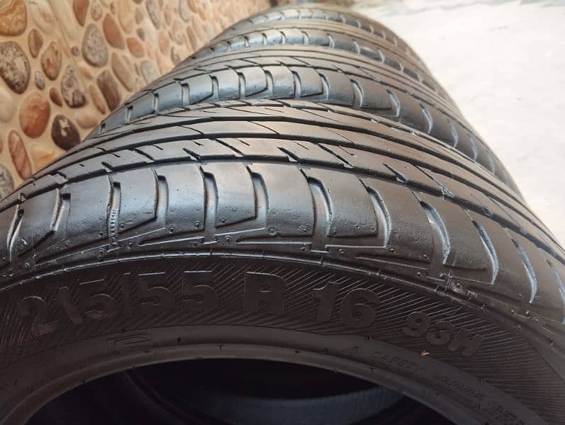 Tyre civic 2022 size 215. R 55.16 1