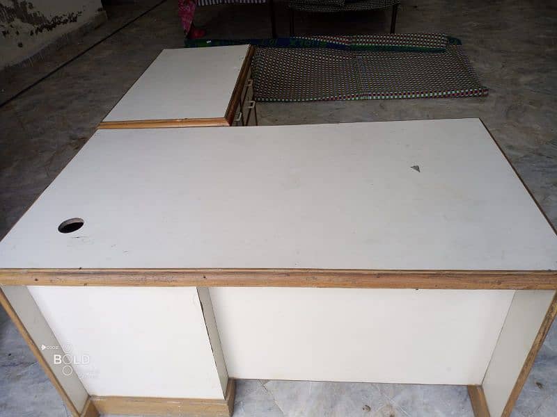 office table urgent sale 0