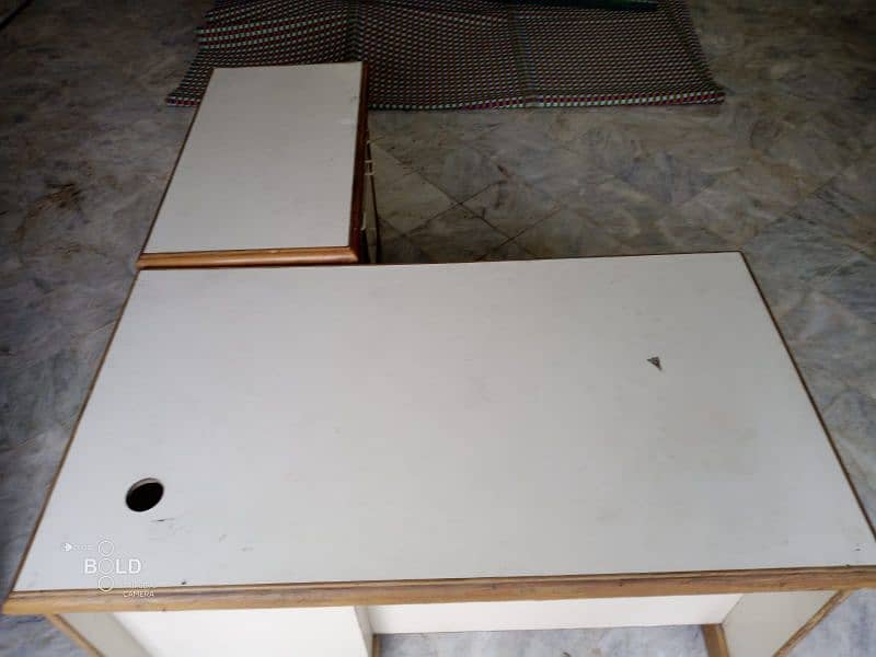 office table urgent sale 1