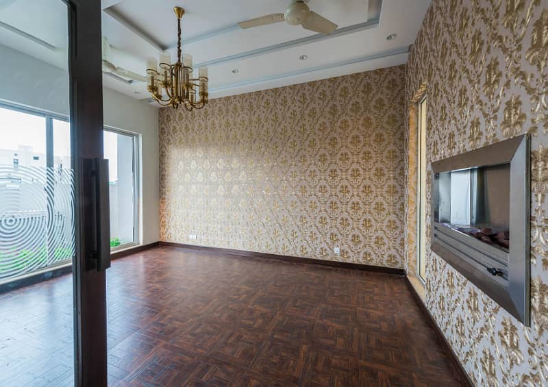 11 Marla Corner House For Rent In DHA Phase 6 4