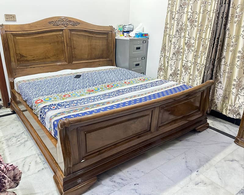 New double king size bed for sale 0