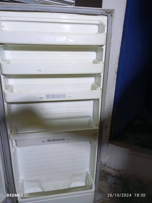 Dawlance Fridge Refrigerator Freezer 4