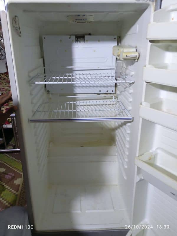 Dawlance Fridge Refrigerator Freezer 5