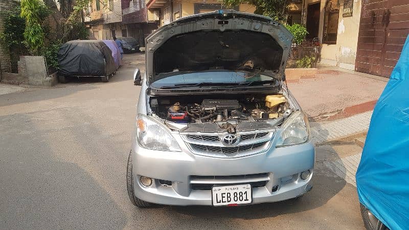 Toyota Avanza 2011,like new,urgent sale. 7