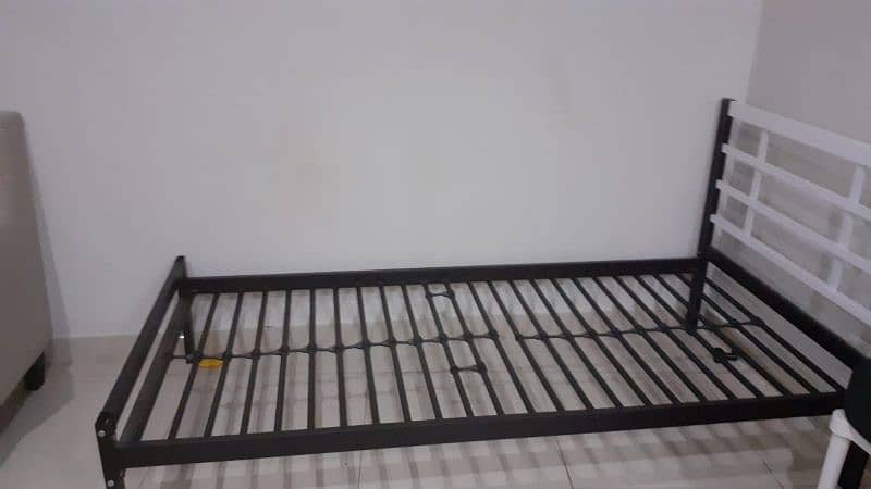 Metal Single Bed (Without Mattress) 0