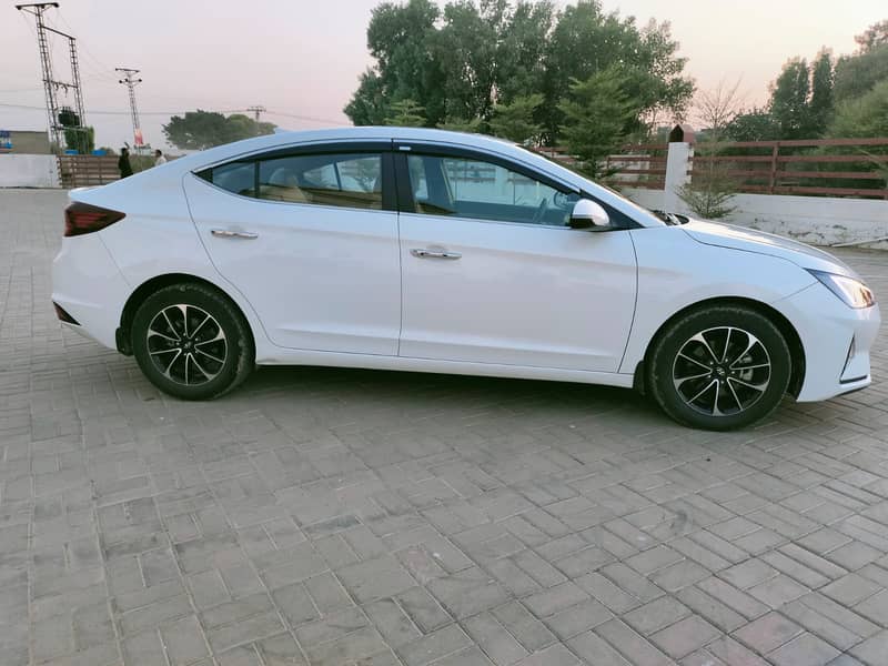 Hyundai Elantra  GLS 2022 2