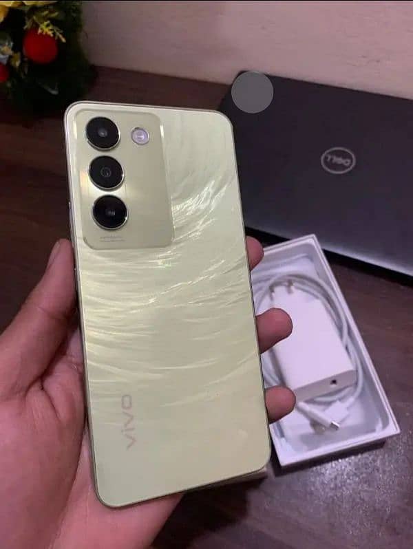 vivo y100. 1