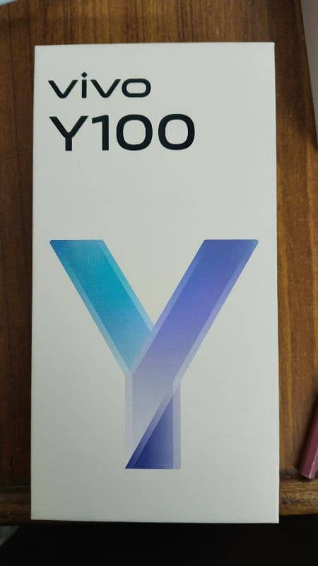 vivo y100. 4