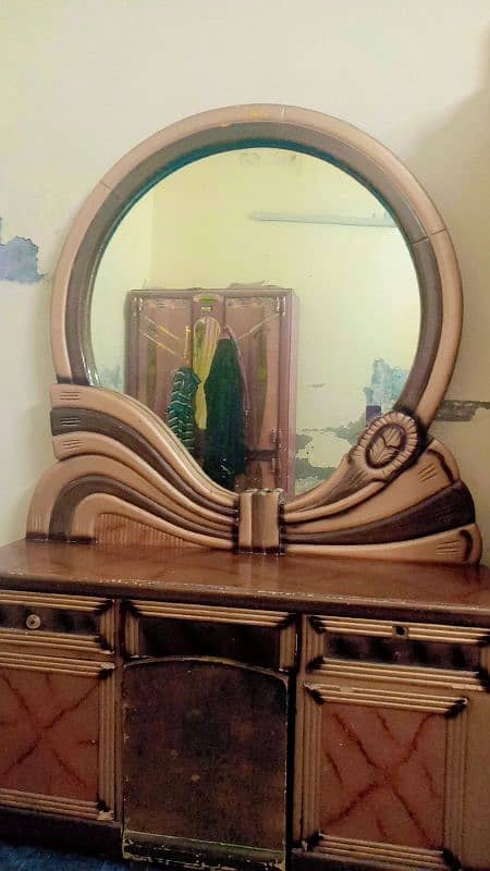 dressing table best condition for sale 1